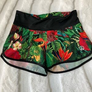 Inknburn sz 2 Tropical Print Women's Shorts